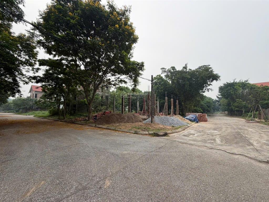 Khoảng 4x tr/m2 bt mặt sông 300m2, vị trí đắc địa kđt quang minh  ml  hn