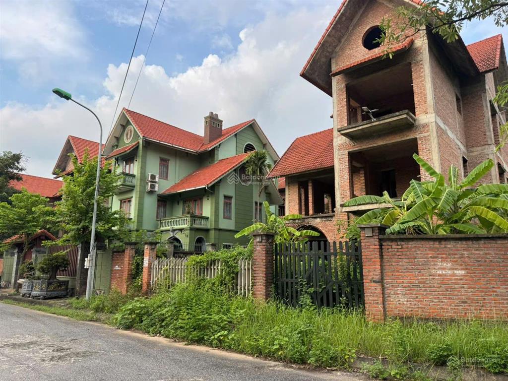 Khoảng 4x tr/m2 bt mặt sông 300m2, vị trí đắc địa kđt quang minh  ml  hn