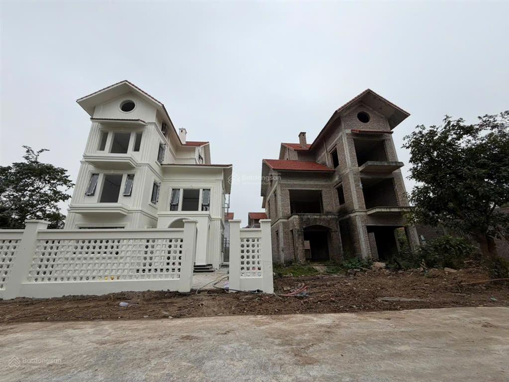 Khoảng 4x tr/m2 bt mặt sông 300m2, vị trí đắc địa kđt quang minh  ml  hn