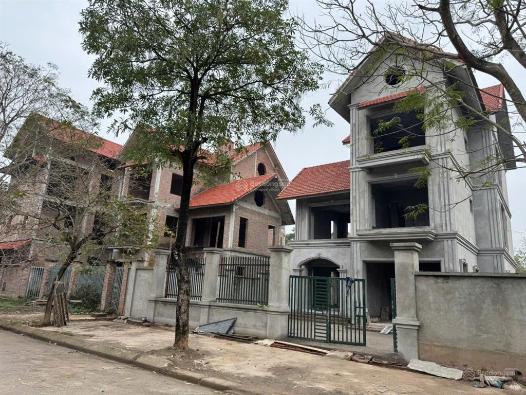 Khoảng 4x tr/m2 bt mặt sông 300m2, vị trí đắc địa kđt quang minh  ml  hn