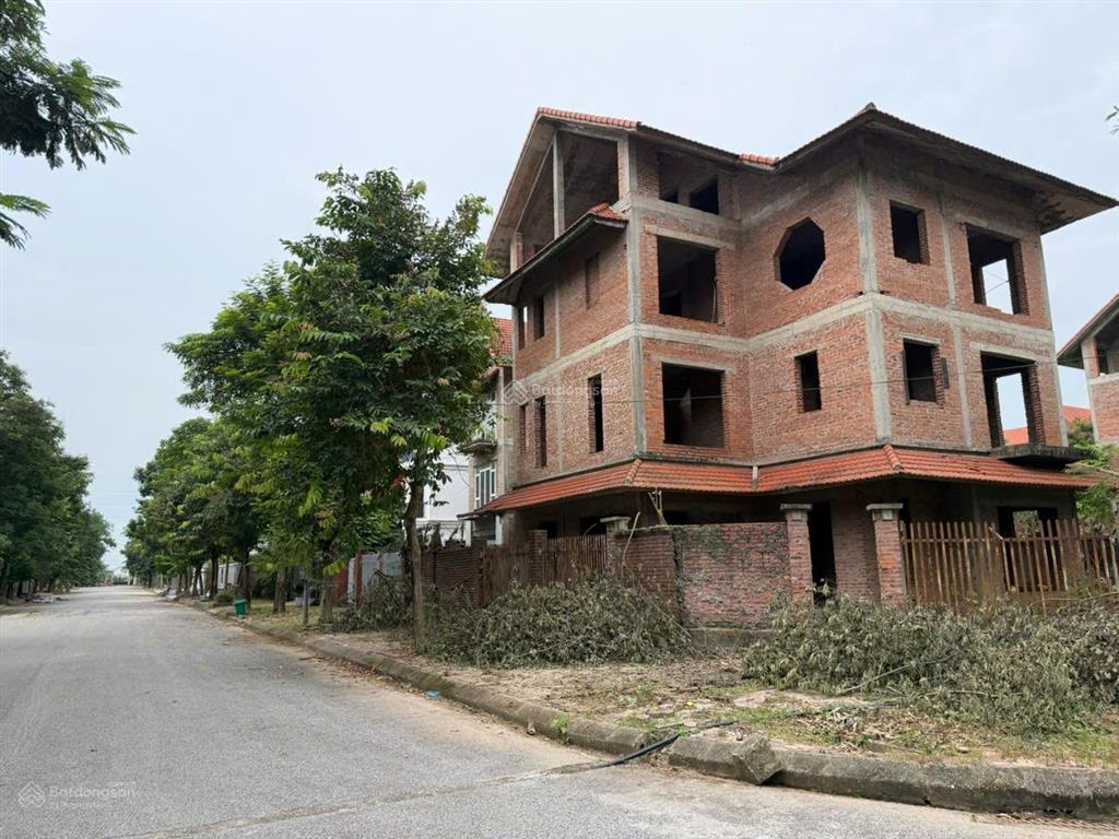 4xtr/m . chính chủ bt xây thô sổ đỏ 2 mặt tiền lớn cực đẹp vinaconex 2  kđt quang minh  ml  hn