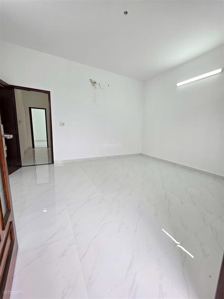 Bán nhà 2 tầng hoàn công 60m2 khu an ninh, gần corpmat thống nhất, làng đại học  dĩ an