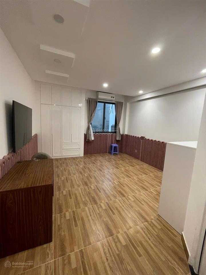 Cho thuê nhà nguyên căn mặt tiền đường 41, tân qui, q7, nhà đẹp, full nội thất, giá 35 triệu tl