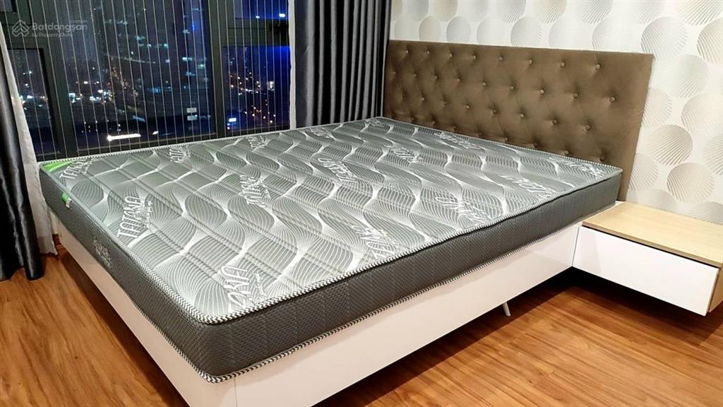 Cho thuê ch golden west lê văn thiêm 3 ngủ, full đồ, có slot ôtô, giá 16 tr.  0911 614 ***
