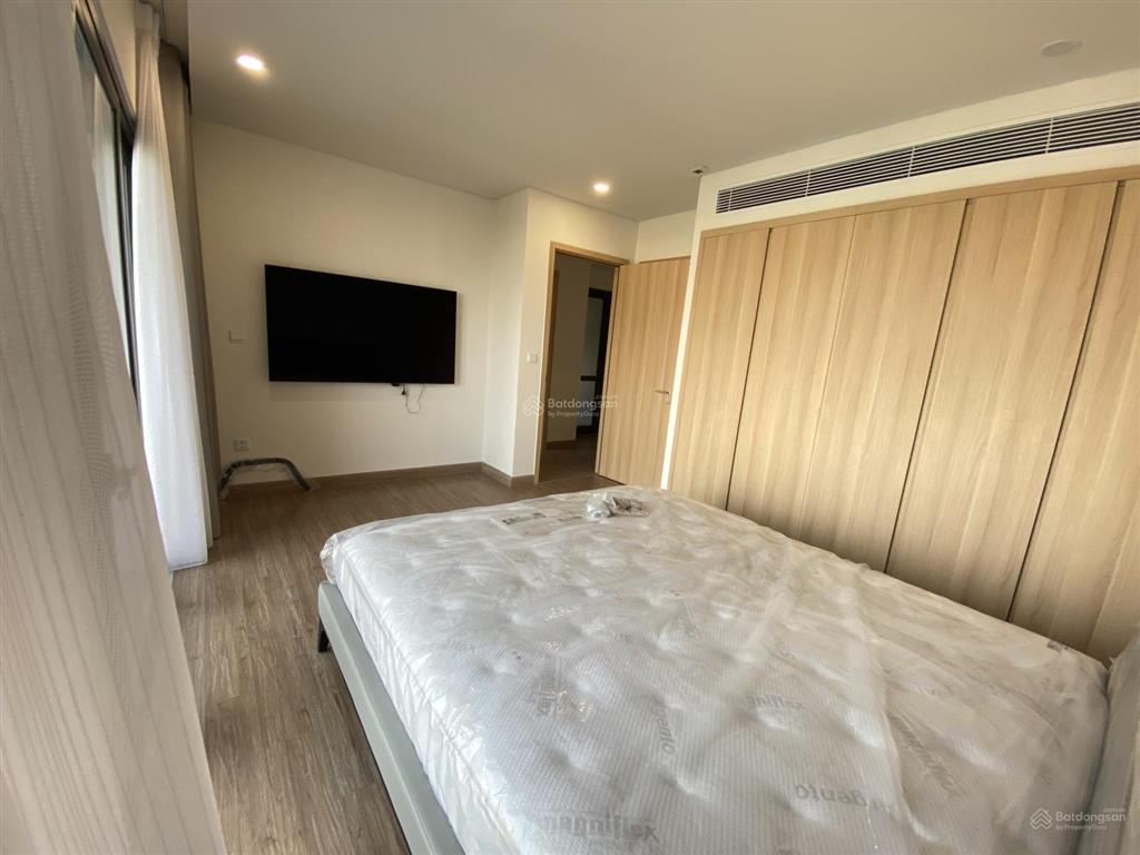 Bán căn hộ star city lê văn lương 160m2, 3 ngủ, full nội thất xịn, giá 15,3 tỷ. 0911 614 ***
