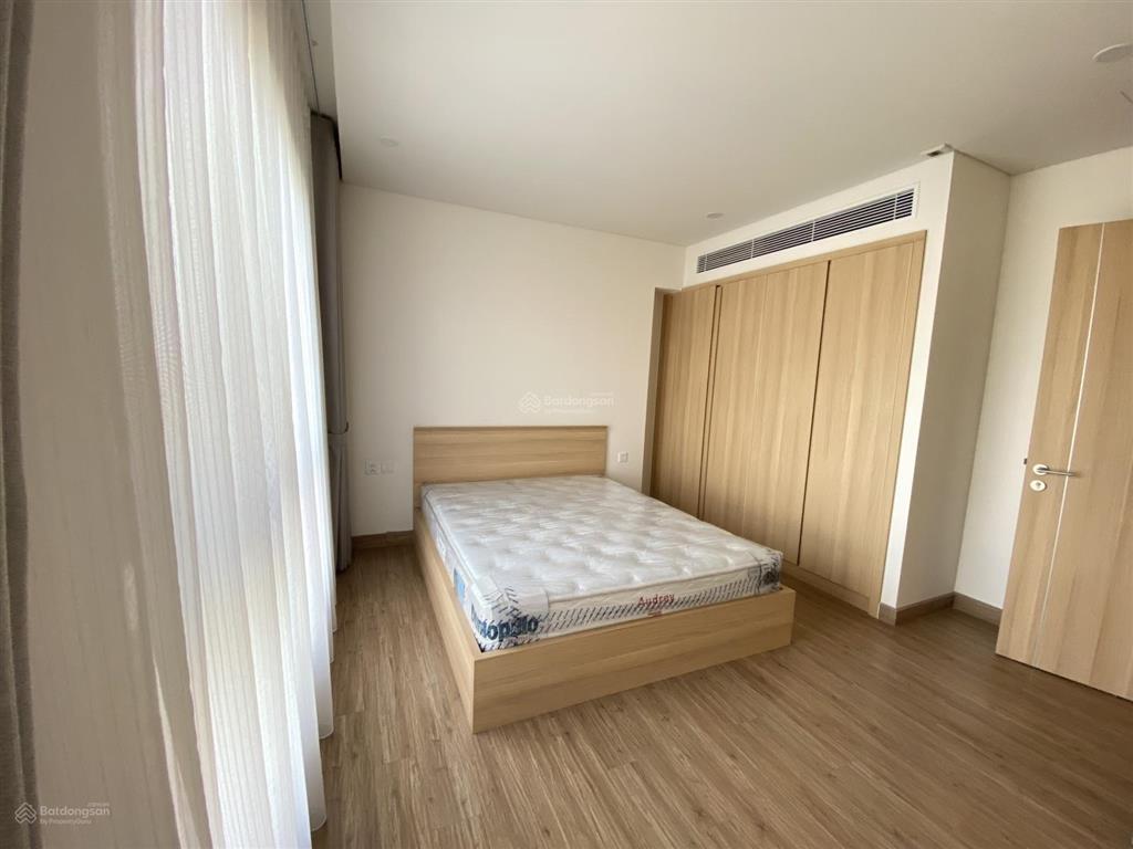 Bán căn hộ star city lê văn lương 160m2, 3 ngủ, full nội thất xịn, giá 15,3 tỷ. 0911 614 ***