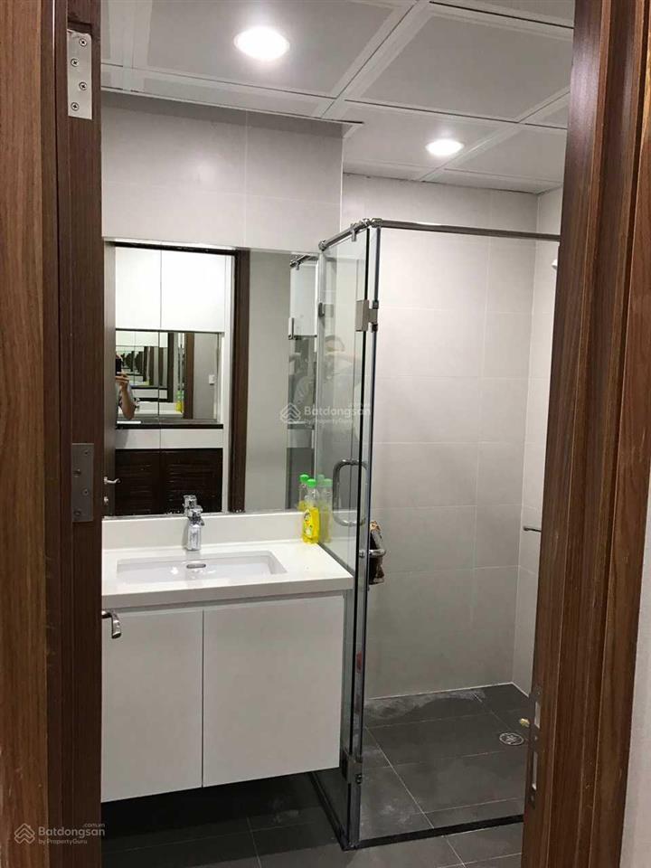 Cho thuê ch discovery 302 cầu giấy 96m2, 2 ngủ full nội thất đẹp giá 17tr  0911 614 ***