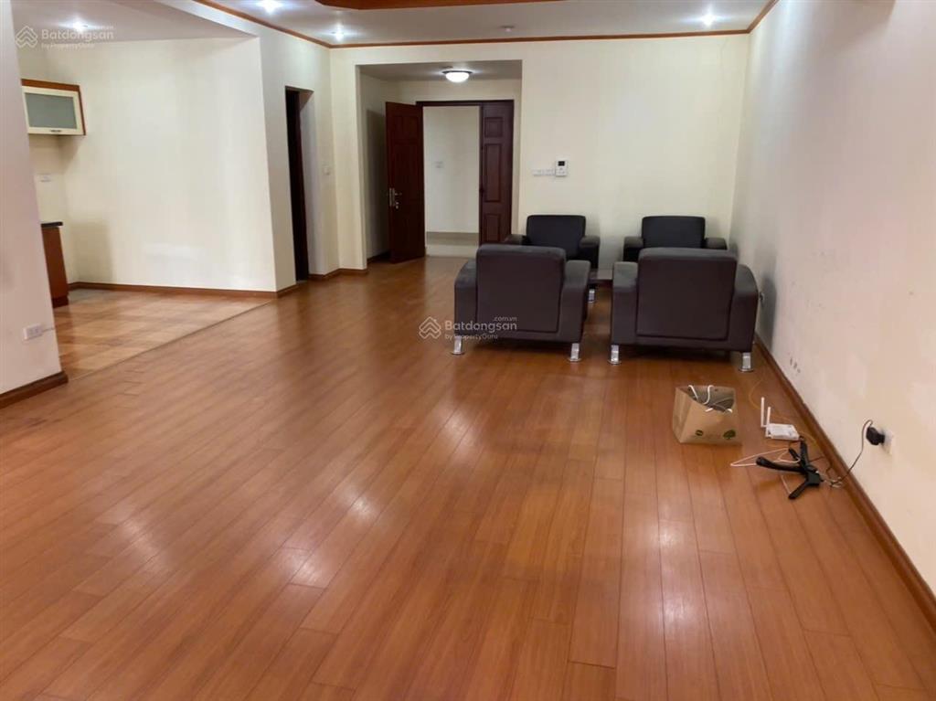 Cho thuê căn hộ trung hòa nhân chính 3 ngủ, đồ cơ bản, giá 17 triệu.  0911 614 ***