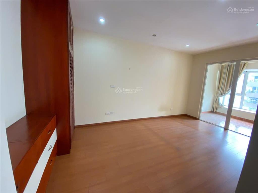 Cho thuê căn hộ trung hòa nhân chính 3 ngủ, đồ cơ bản, giá 17 triệu.  0911 614 ***