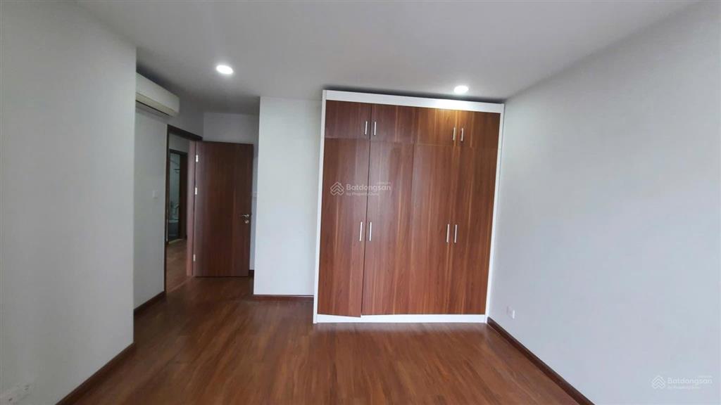 Cho thuê ch discovery 302 cầu giấy 96m2, 2 ngủ, đồ cơ bản, giá 15t.  0918 682 ***