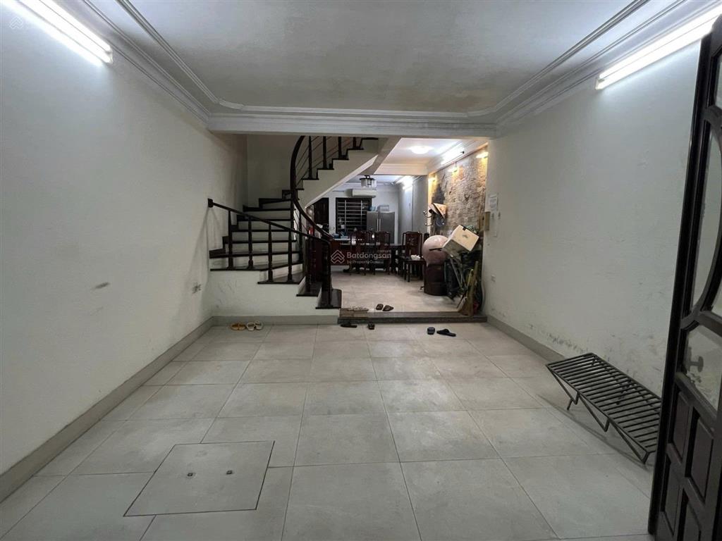 Cho thuê nhà riêng phố ngụy như kon tum, thanh xuân, 62m2, 5 tầng, 7 phòng ngủ, full đồ. 0911 614 ***