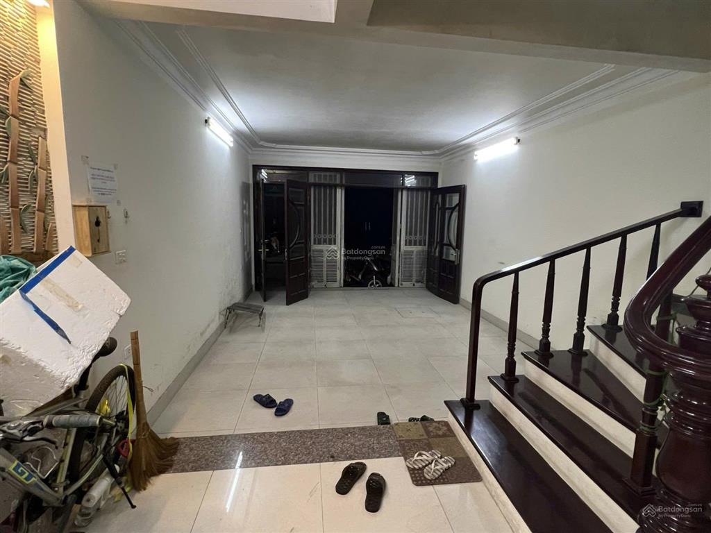 Cho thuê nhà riêng phố ngụy như kon tum, thanh xuân, 62m2, 5 tầng, 7 phòng ngủ, full đồ. 0911 614 ***