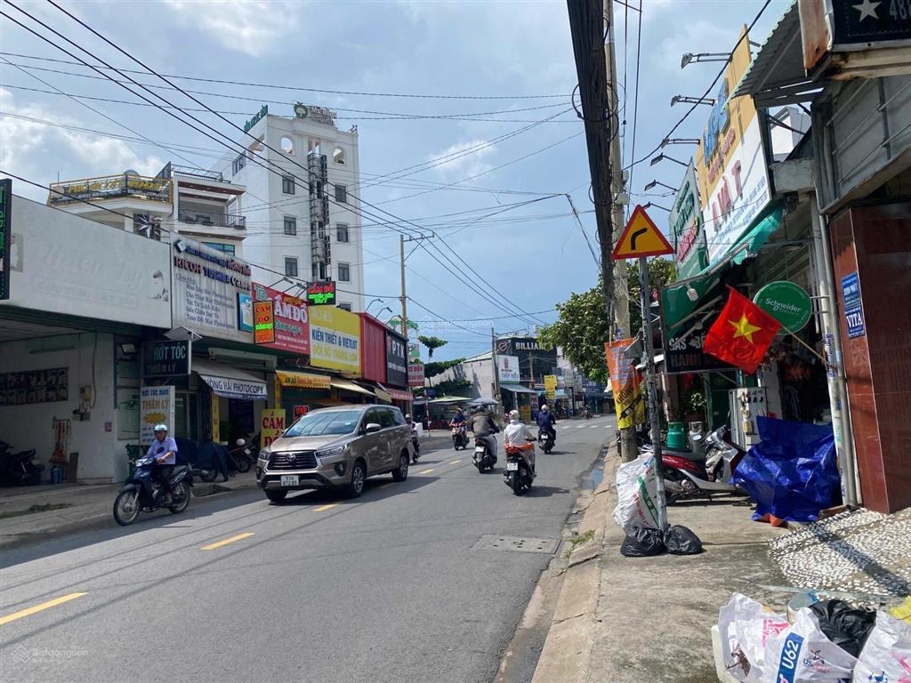 Cho thuê mặt bằng 488a hà huy giáp, 206m2, 10 phòng ngủ, giá thuê 40tr/th