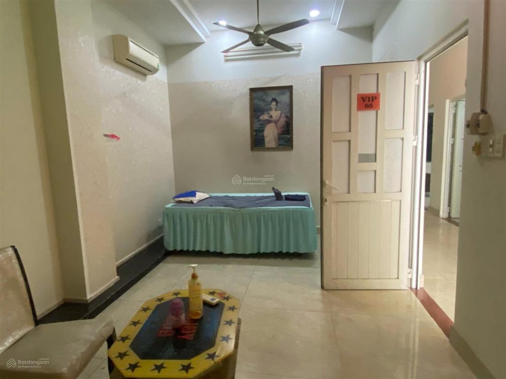 Cho thuê mặt bằng 488a hà huy giáp, 206m2, 10 phòng ngủ, giá thuê 40tr/th