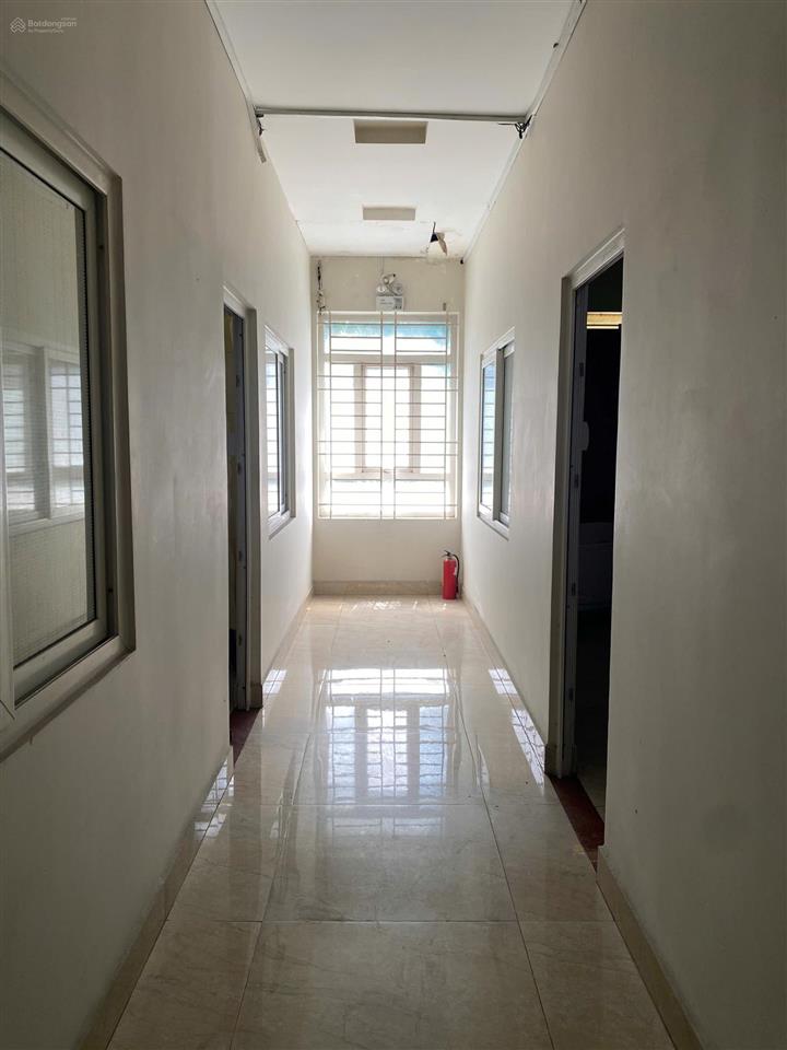 Cho thuê mặt bằng 488a hà huy giáp, 206m2, 10 phòng ngủ, giá thuê 40tr/th
