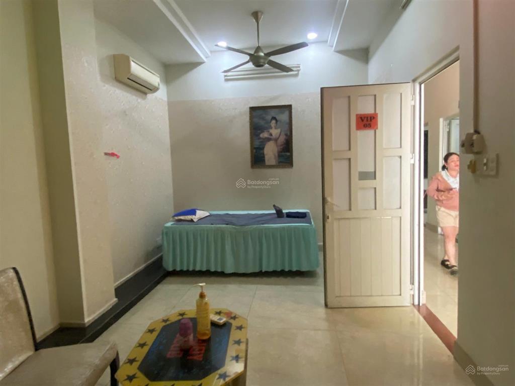 Cho thuê mặt bằng 488a hà huy giáp, 206m2, 10 phòng ngủ, giá thuê 40tr/th