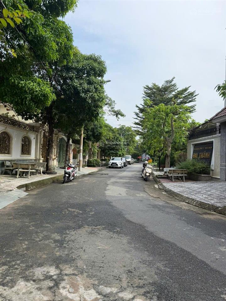Cho thuê biệt thự thạnh xuân, quận 12, 8 phòng ngủ, 5wc, 27x19m, giá 33tr/th thương lượng