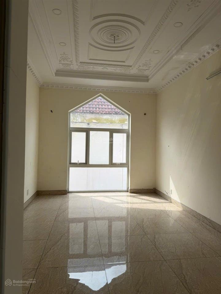 Cho thuê biệt thự thạnh xuân, quận 12, 8 phòng ngủ, 5wc, 27x19m, giá 33tr/th thương lượng
