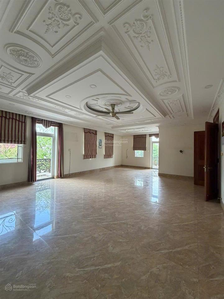 Cho thuê biệt thự thạnh xuân, quận 12, 8 phòng ngủ, 5wc, 27x19m, giá 33tr/th thương lượng