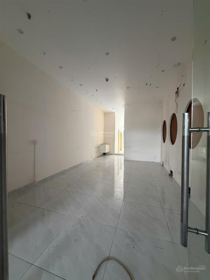 Cho thuê shophouse 2 mặt tiền happy one central 1 trệt, 1 lầu, hoàn thiện cơ bản giá 22tr, 155m2
