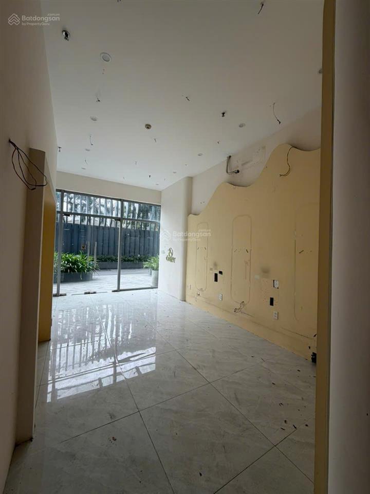 Cho thuê shophouse 2 mặt tiền happy one central 1 trệt, 1 lầu, hoàn thiện cơ bản giá 22tr, 155m2