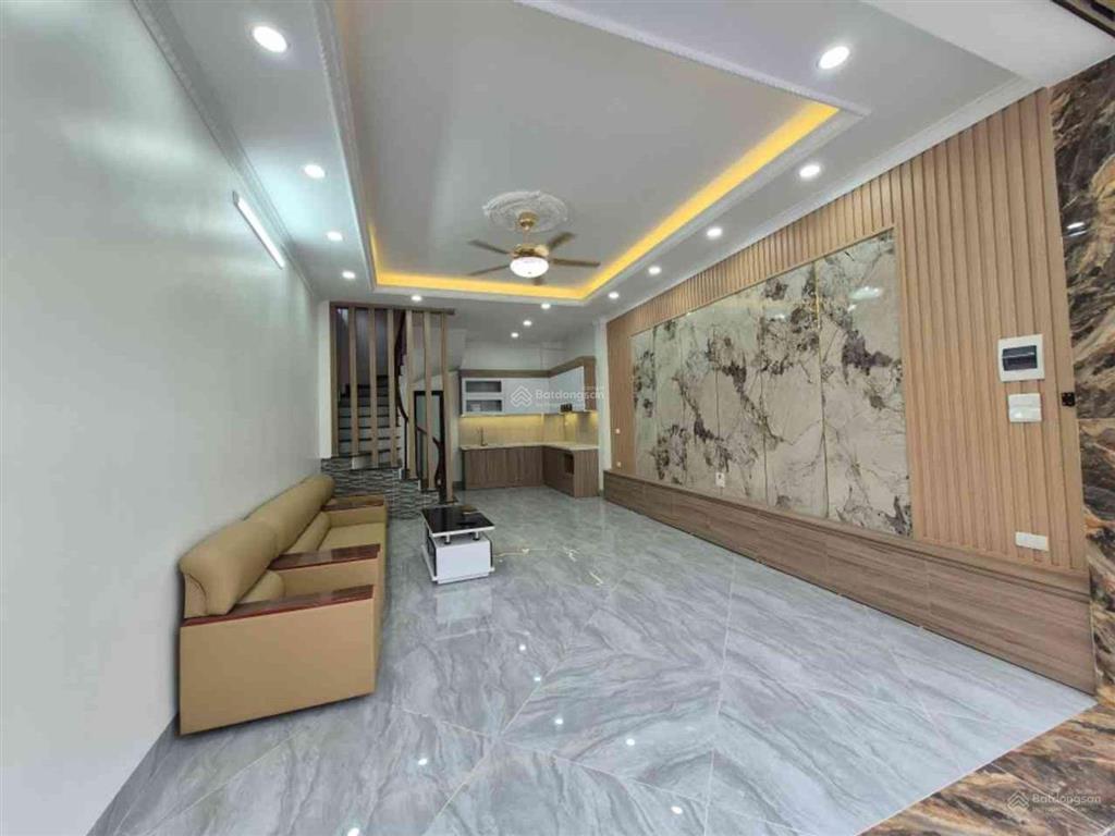 Thanh trì, nhà 3 tầng dân xây, 2 mặt ngõ, gara ô tô, diện tích 124m2, giá 11,5 tỷ