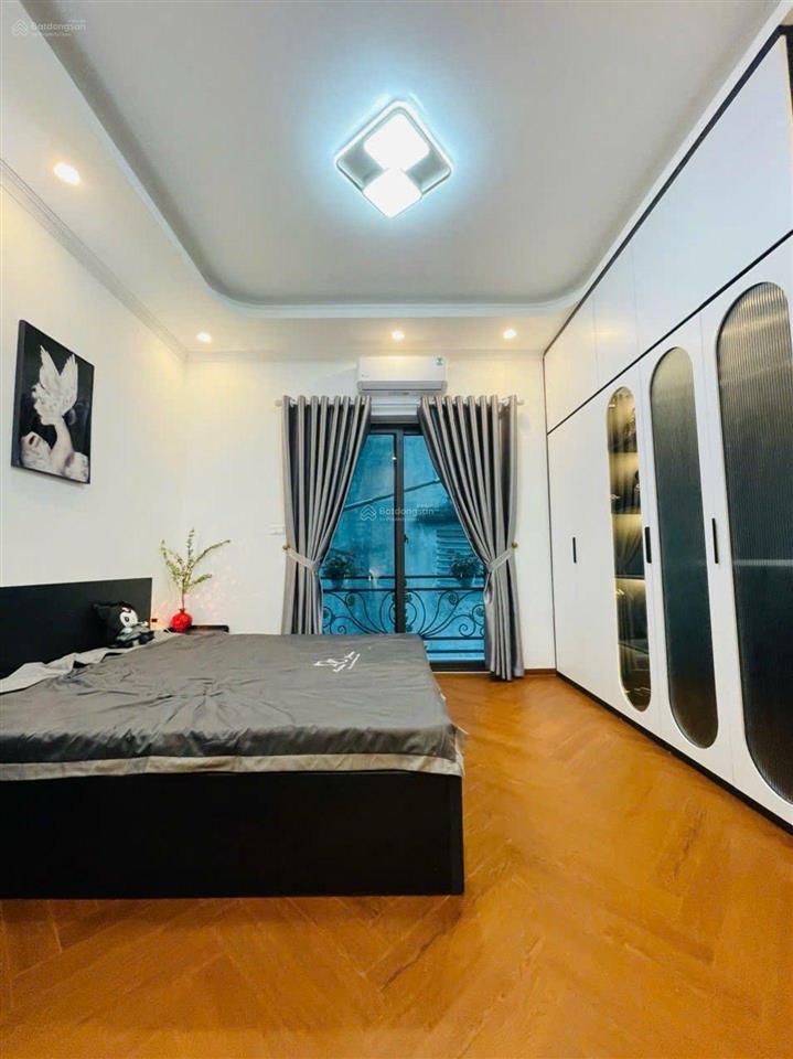 Trung tâm hoàng mai nhà mới tinh 5 tầng đẹp long lanh 3 ngủ vài bước ra phố gần ô tô  hơn 8 tỷ