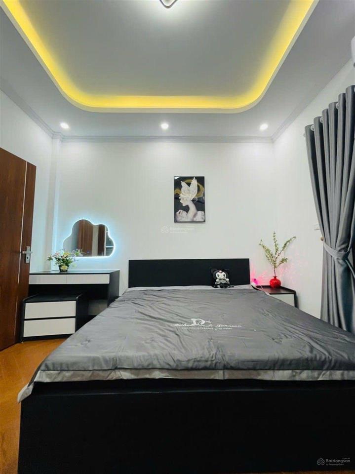 Trung tâm hoàng mai nhà mới tinh 5 tầng đẹp long lanh 3 ngủ vài bước ra phố gần ô tô  hơn 8 tỷ