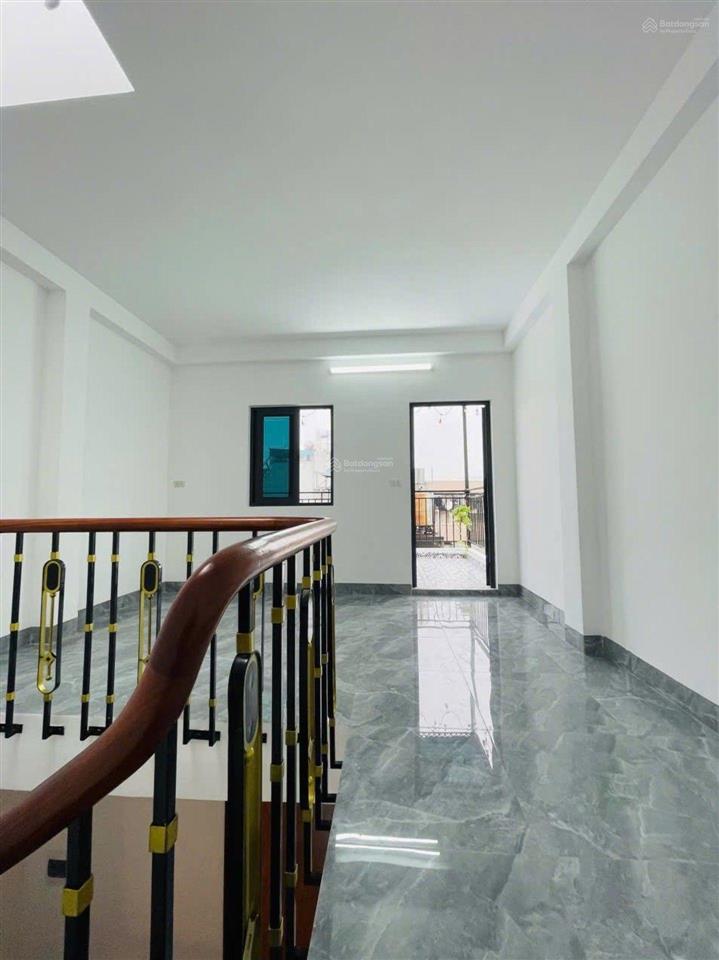 Trung tâm hoàng mai nhà mới tinh 5 tầng đẹp long lanh 3 ngủ vài bước ra phố gần ô tô  hơn 8 tỷ