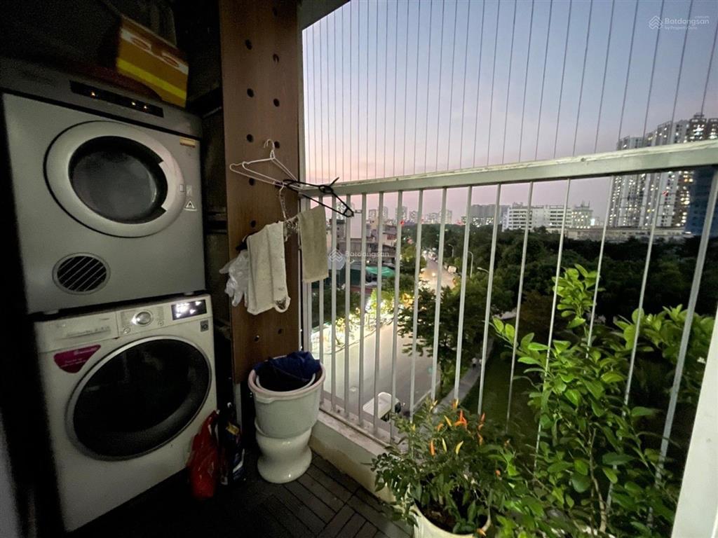 Cần bán gấp căn hộ chung cư 2 ngủ, 70m2 tại kđt mới hồng hà tứ hiệp thanh trì. tặng nội thất xịn