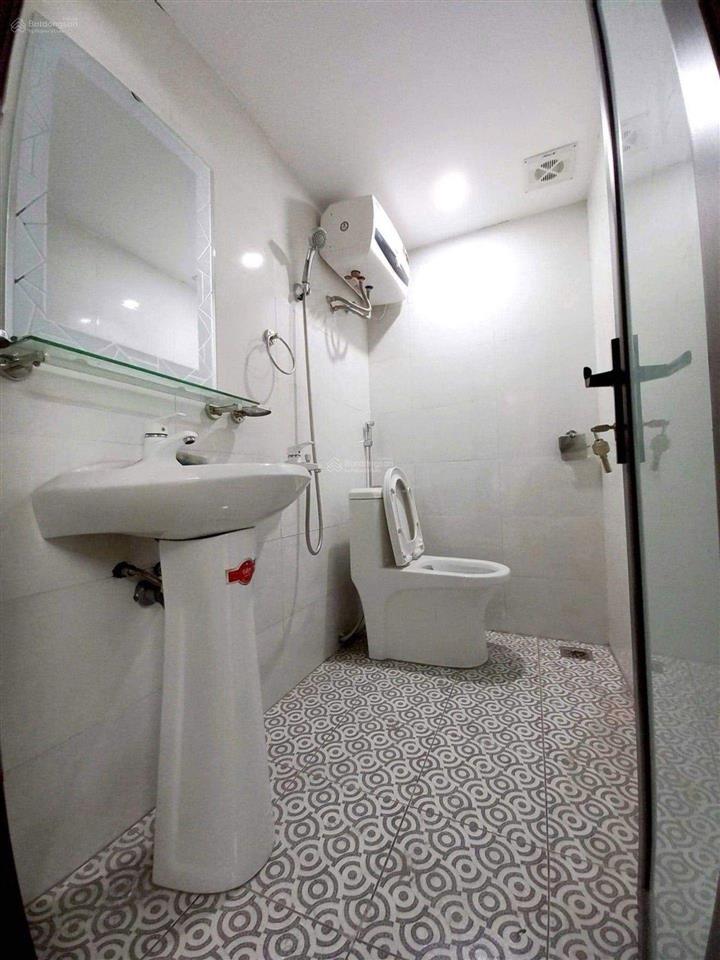 Bán nhà dòng tiền giáp bát  kim đồng 90m2 x 6t thang máy, ô tô vào hầm, 17p khép kín, thu 80tr/th
