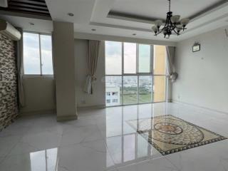 Căn góc view sông nhìn phú mỹ hưng 4.86tỷ, decore cơ bản 102m2 (3 phòng ngủ + 2wc) nhận nhà ở ngay