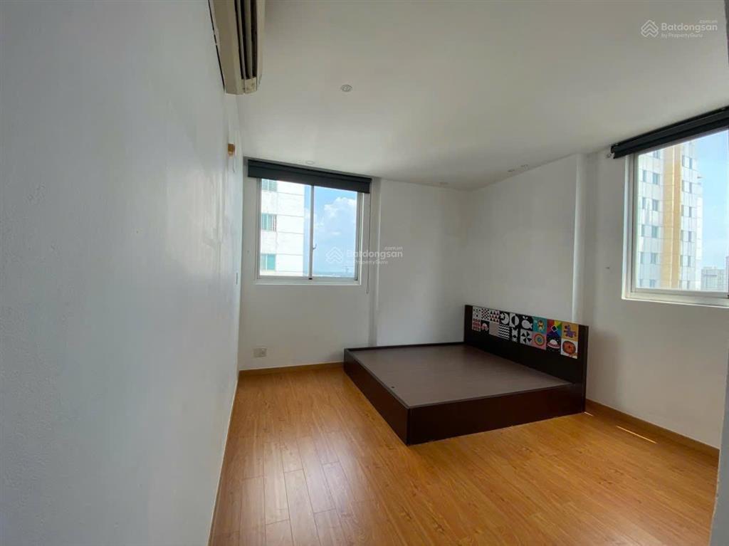 Chỉ 15 triệu/tháng ở ngay, 124m² (3pn + 2 wc) nhà décor mới, nội thất đầy đủ, ban công đông nam