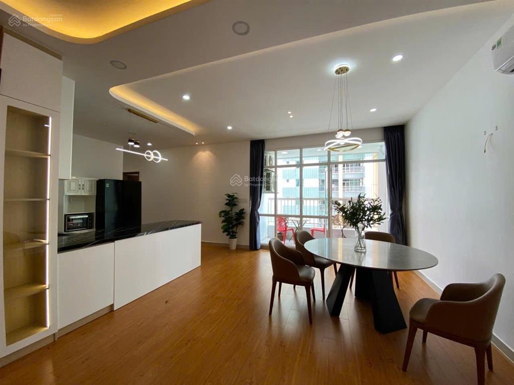 Chỉ 15 triệu/tháng ở ngay, 124m² (3pn + 2 wc) nhà décor mới, nội thất đầy đủ, ban công đông nam