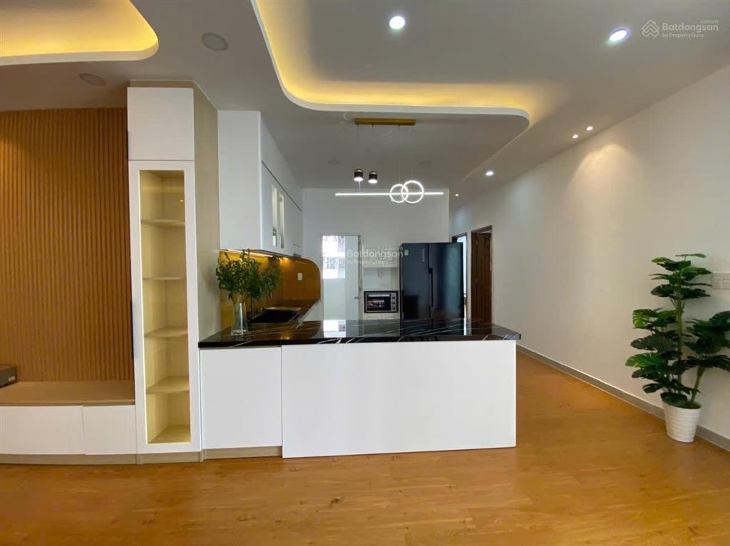 Chỉ 15 triệu/tháng ở ngay, 124m² (3pn + 2 wc) nhà décor mới, nội thất đầy đủ, ban công đông nam