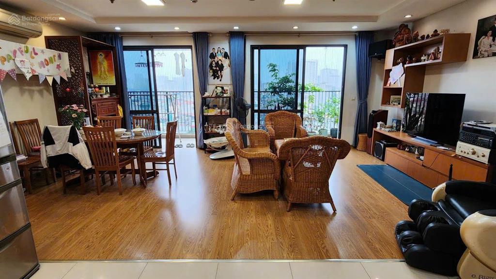Cần bán căn hộ 4pn ở ct4 khu đô thị mễ trì hạ 122m2 giá 7.5 tỷ