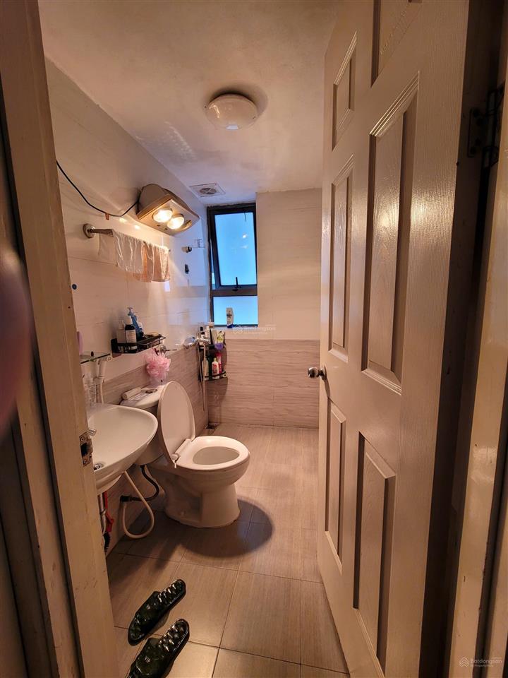 Cần bán căn hộ chung cư cao cấp eurowindow 27 trần duy hưng 98m 2pn 2 wc 8.5 tỷ