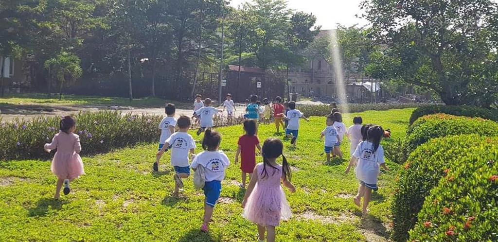 Bán căn biệt thự đẹp khu, đang có hd thuê 30tr tháng, giá 14,5tỷ, sổ sẵn công chứng ngay