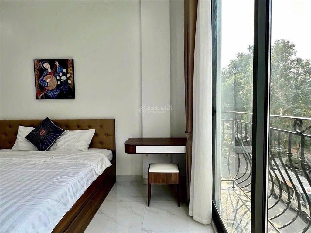 Cho thuê phòng có ban công có nội thất lam sơn, tân bình gần bệnh viện và trường đại học