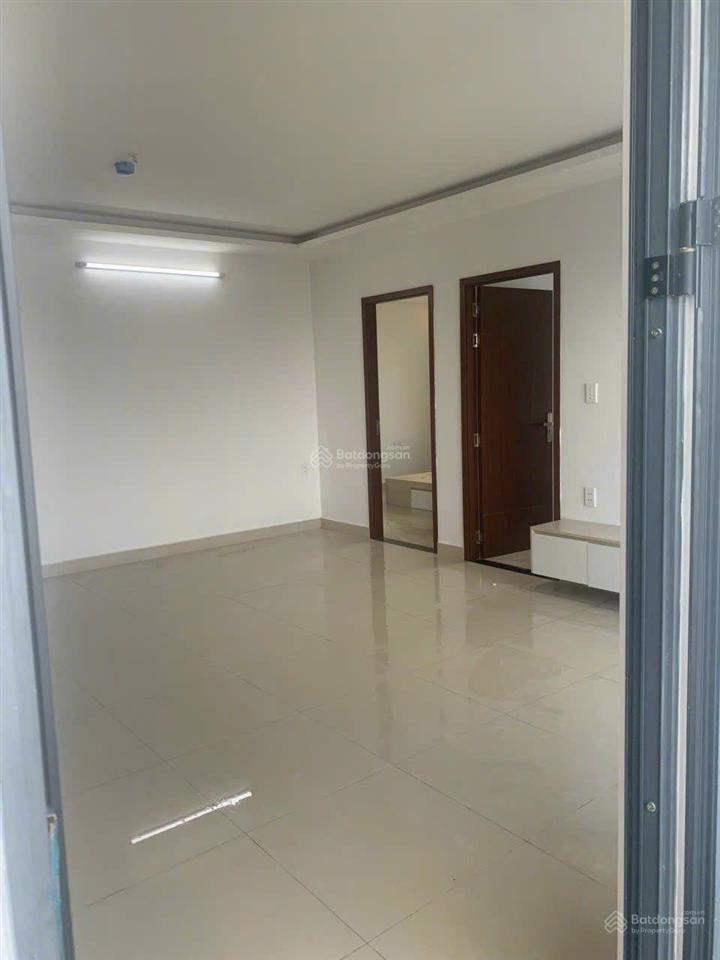 Cần chuyển nhượng căn hộ mặt tiền đt743, 62m2