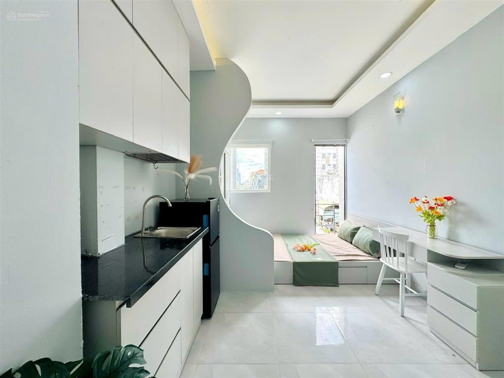 Căn hộ 35m2 full nội thất, ban công, nguyễn văn cừ quận 1
