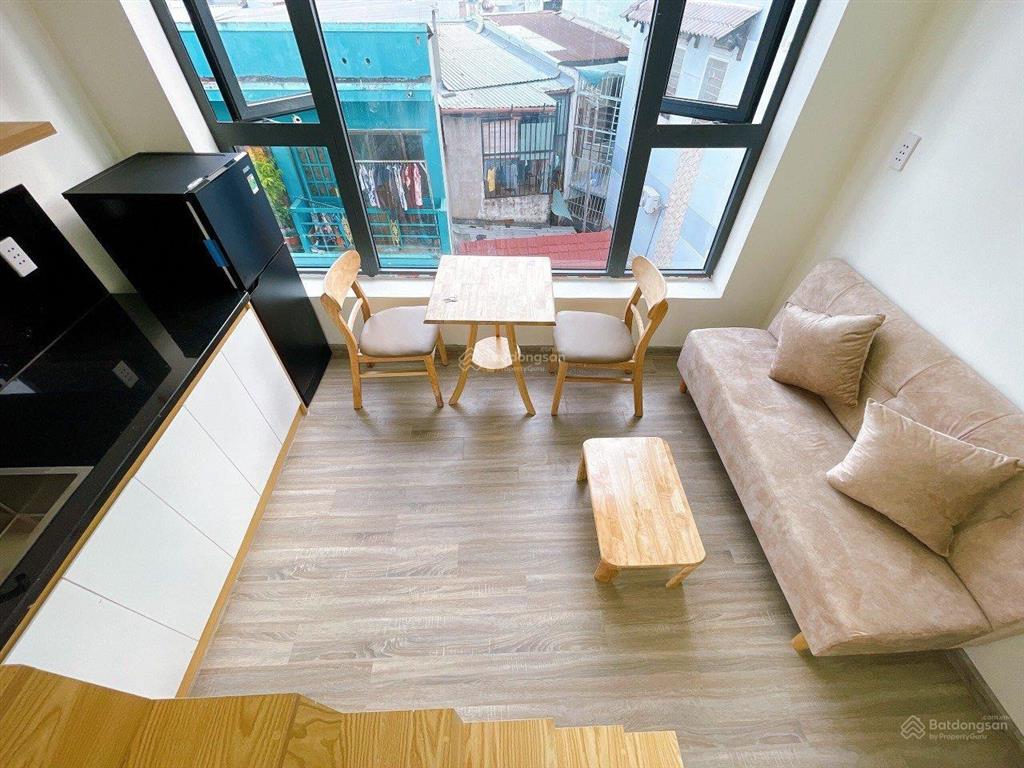Cho thuê phòng có gác full nội thất, cửa sổ lớn, cống quỳnh quận 1