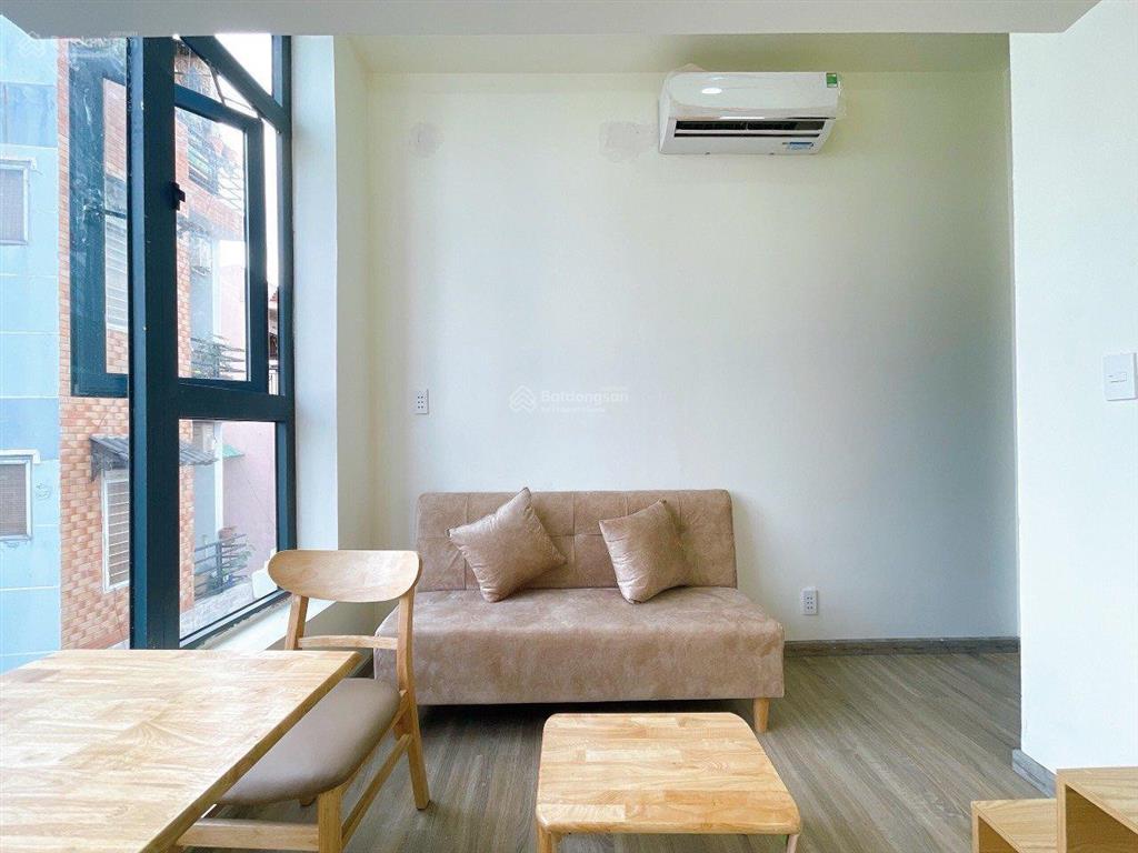 Cho thuê phòng có gác full nội thất, cửa sổ lớn, cống quỳnh quận 1