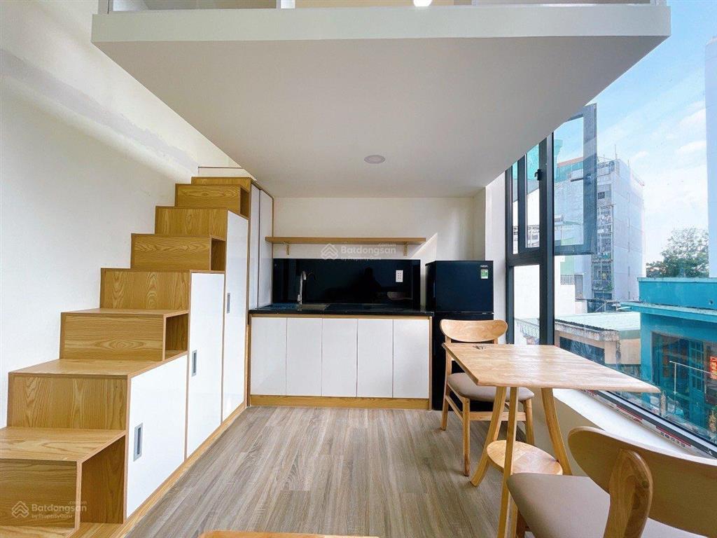 Cho thuê phòng có gác full nội thất, cửa sổ lớn, cống quỳnh quận 1