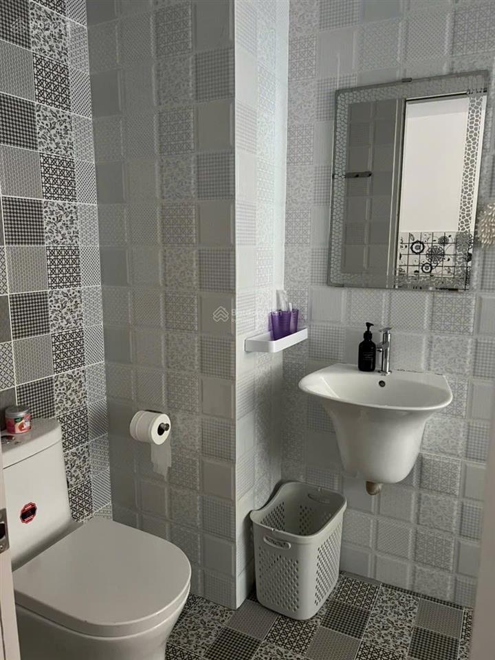 Căn hộ full nội thất, cửa sổ thoáng, phạm viết chánh quận 1, gần cầu ông lãnh