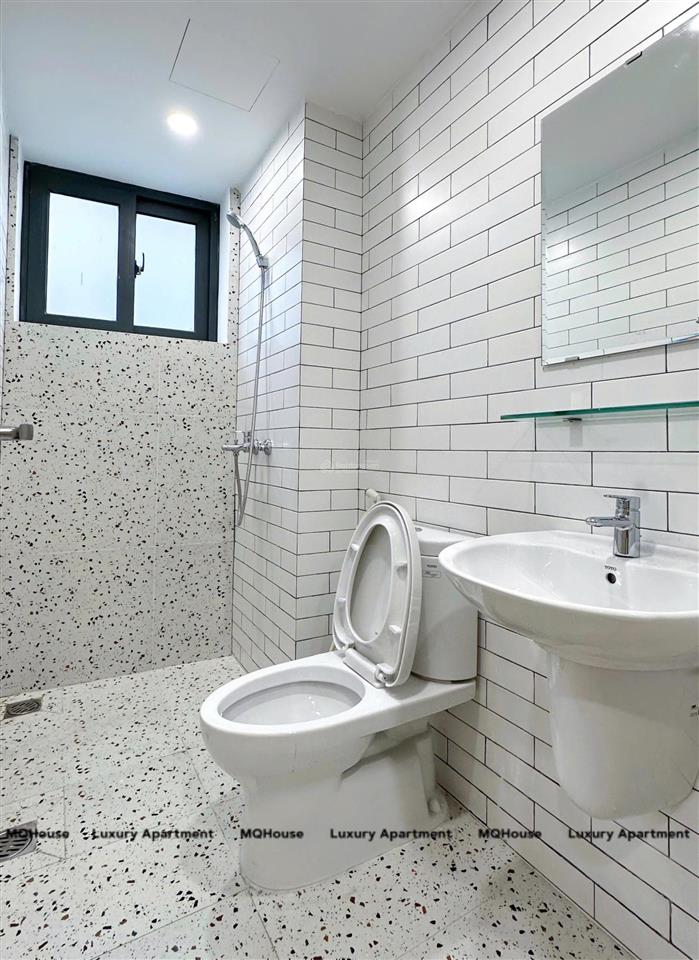 Căn hộ thiết kế đẹp  nội thất cao cấp  cửa sổ thoáng  thang máy  cmt8, quận 3, gần đh hoa sen