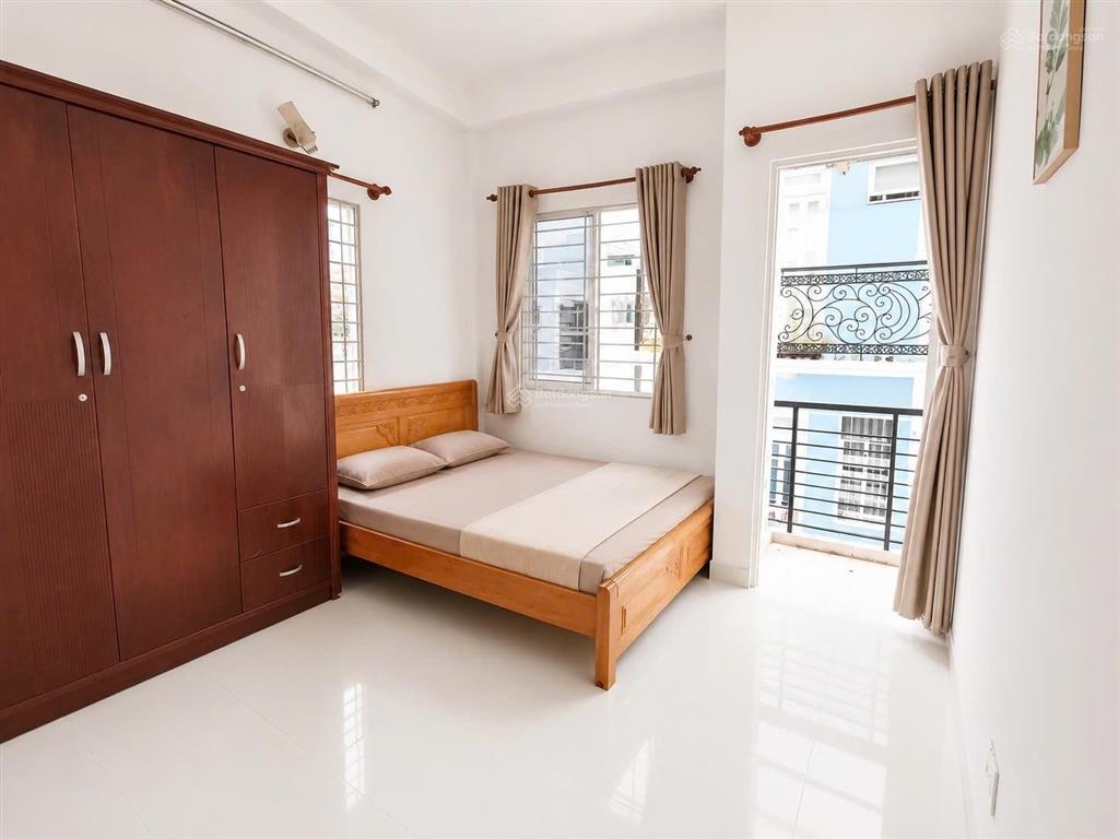 Cho thuê phòng ban công, full nội thất, nguyễn trãi quận 1, gần đại học hoa sen, văn lang