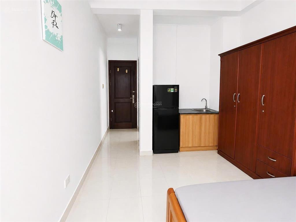 Cho thuê phòng ban công, full nội thất, nguyễn trãi quận 1, gần đại học hoa sen, văn lang