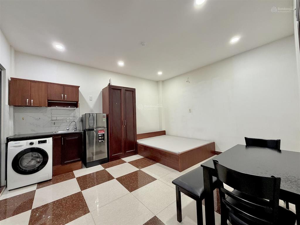 Cho thuê phòng 35m2 full nt, máy giặt riêng, thành thái quận 10, bảo vệ, thang máy, sạch sẽ