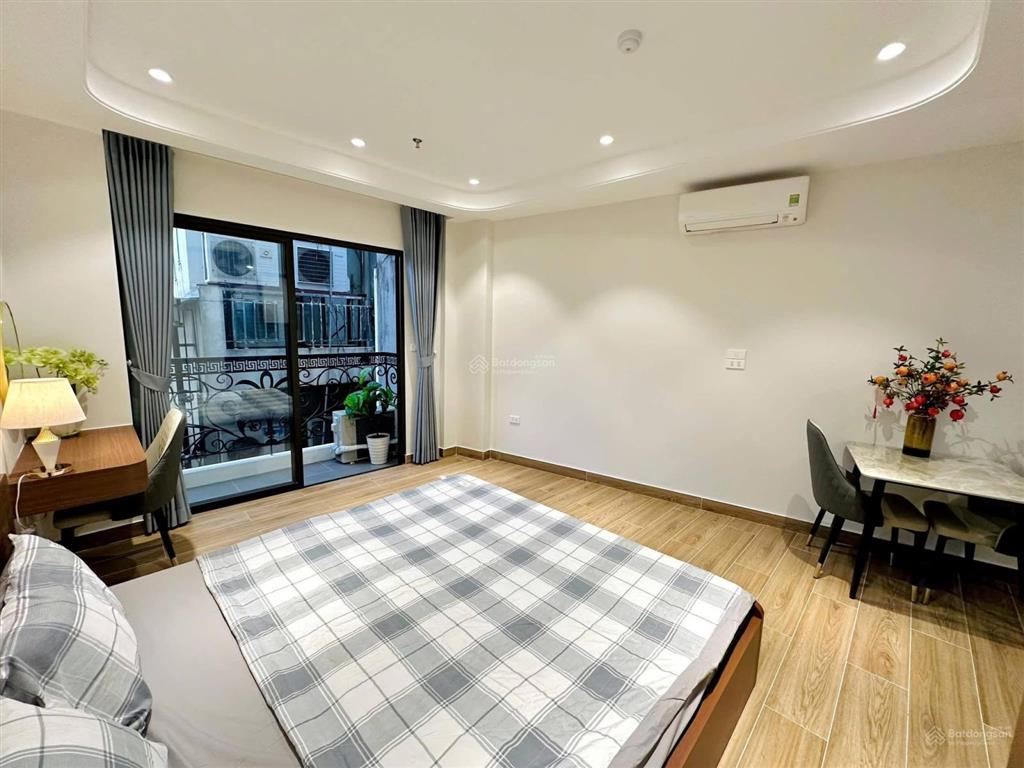 Cho thuê chdv 40m2, ban công lớn, cửa sổ trời, huỳnh văn bánh, phú nhuận gần q1, q3